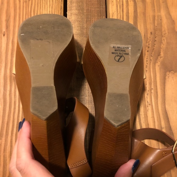Charlotte Russe size 7 tan wedges - Picture 12 of 12
